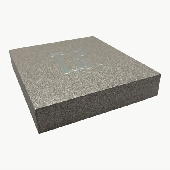 NIB Taylor Swift It’s Beautiful Opalite Star Charm Collectible Bracelet | Silver - Picture 10 of 12